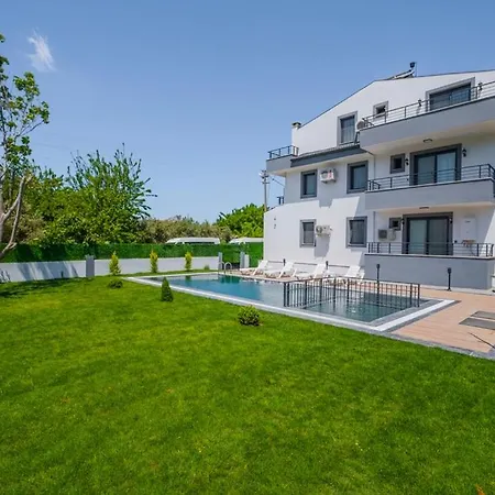 Havuzlu Sitede Luks Tatil Evi - Zeybek Apart 2 Apartment Fethiye