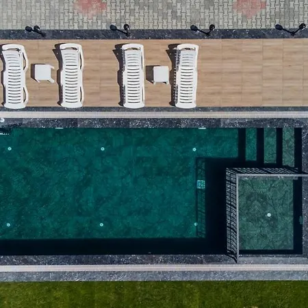 Havuzlu Sitede Luks Tatil Evi - Zeybek Apart 2 Apartamento *