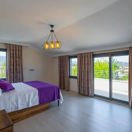 Havuzlu Sitede Luks Tatil Evi - Zeybek Apart 2 Apartamento Fethiye