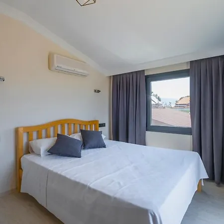 Havuzlu Sitede Luks Tatil Evi - Zeybek Apart 2 Apartamento Fethiye